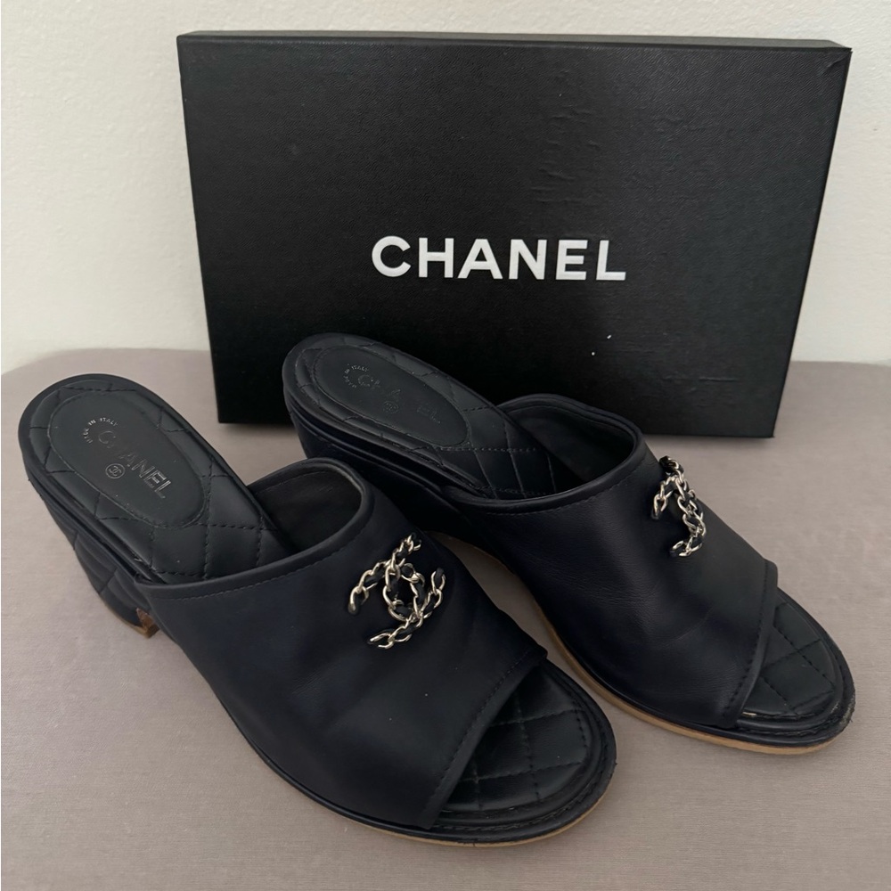 Chanel Black Quilted Leather CC Wedge Open Toe Slide Sandals size 40